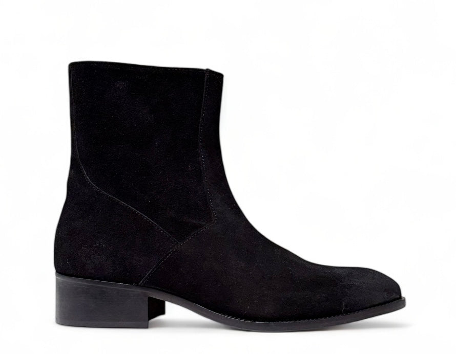 Black suede boot with zip