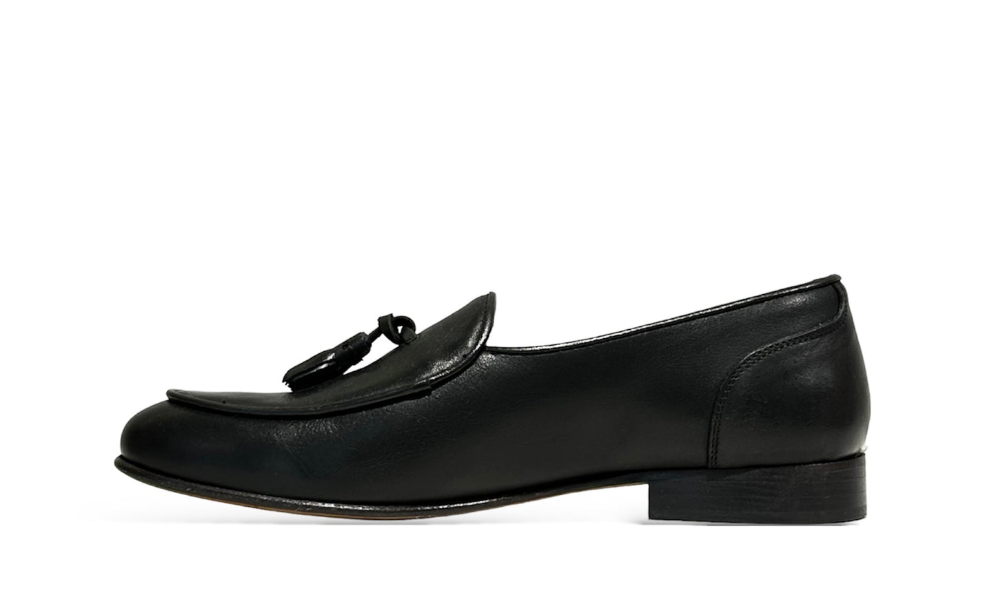 Smooth black leather slipper